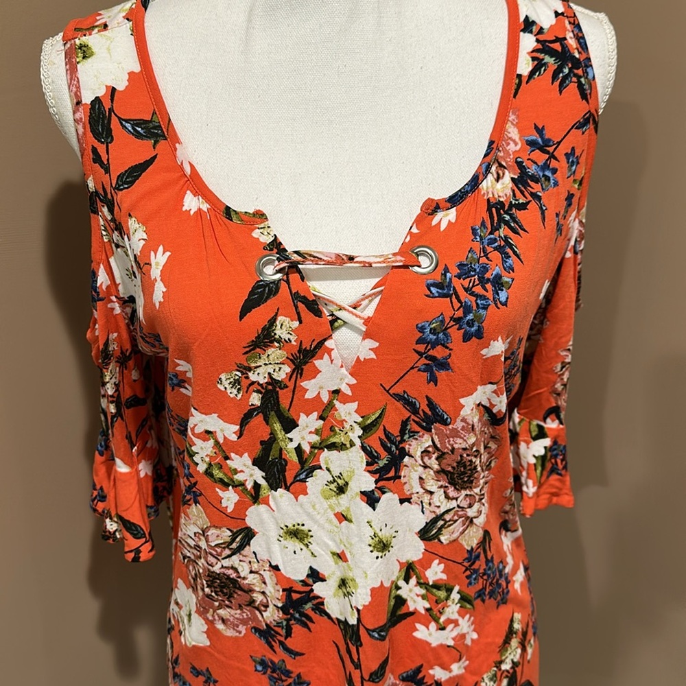 VENUS Floral Print Cold Shoulder Top - Picture 2 of 12